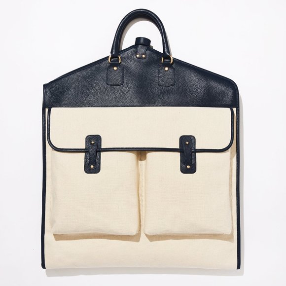 Neely & Chloe LIKE NEW Traveler Hanging Bag - Picture 1 of 1